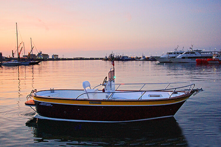 images/amelia-650-open-05.jpg 5