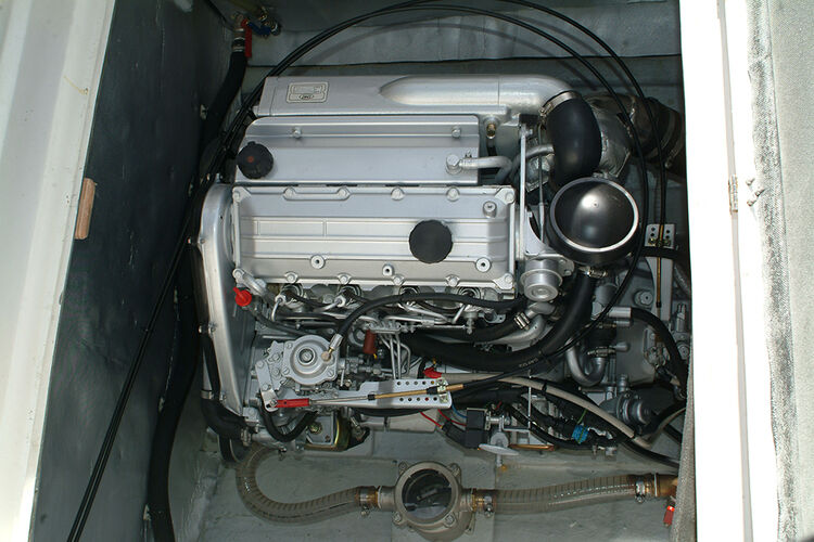 images/amelia-750-day-cruiser-02.jpg 2