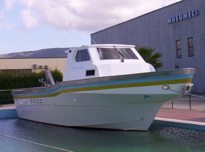 images/felix-52-fish-03.jpg 3