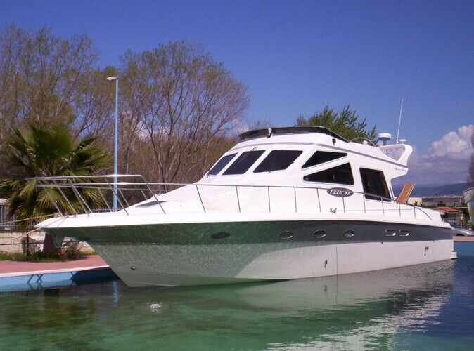 images/felix-52-fly-03.jpg 3